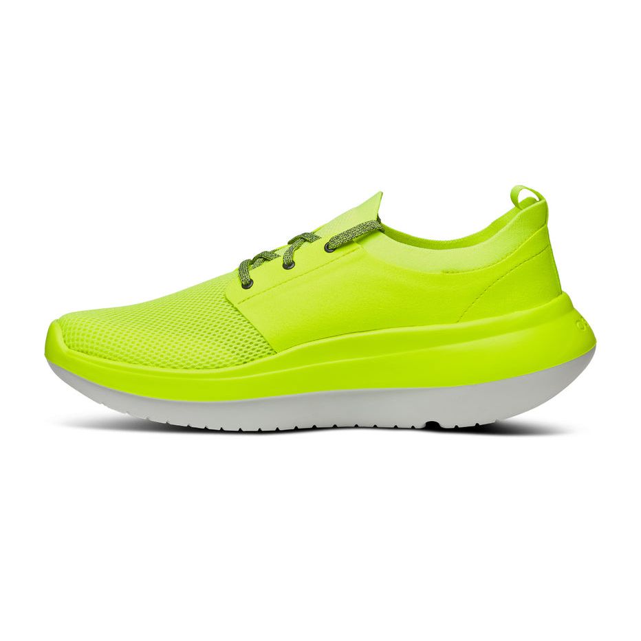 OOFOS Men's OOMY Stride Shoe in Electro