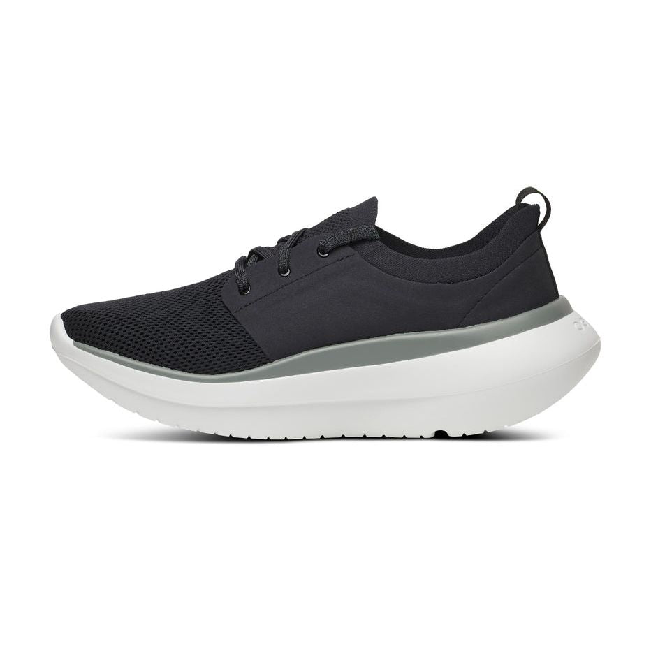 OOFOS Men's OOMY Stride Shoe in White Black