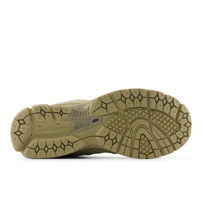 New Balance Men's 2002R
