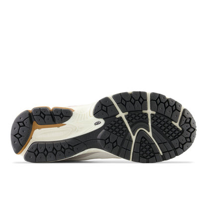 New Balance Men's 2002R
